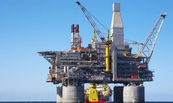 Brent petrol geriledi: Varil fiyatı 62,12 dolara düştü