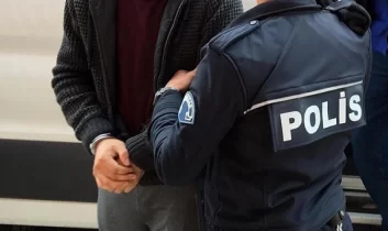Buca Belediyesi operasyonunda gözaltına alınanlar adliyede