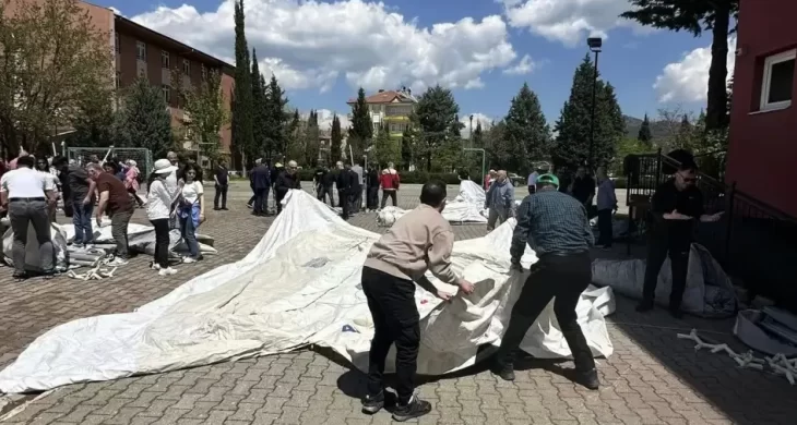 Bucak’ta 183 Gönüllüye AFAD’dan çadır kurma eğitimi