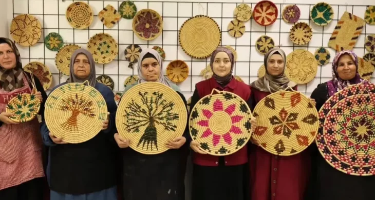 Buğday sapları sanat eserine dönüşüyor