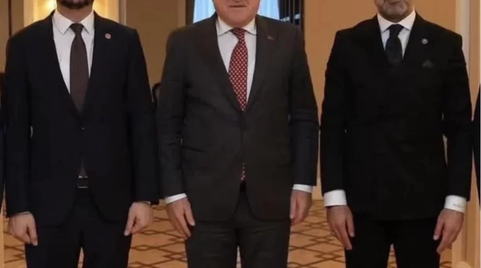 Burdur’da köylere büyük yatırım: 30 köye modern halı saha