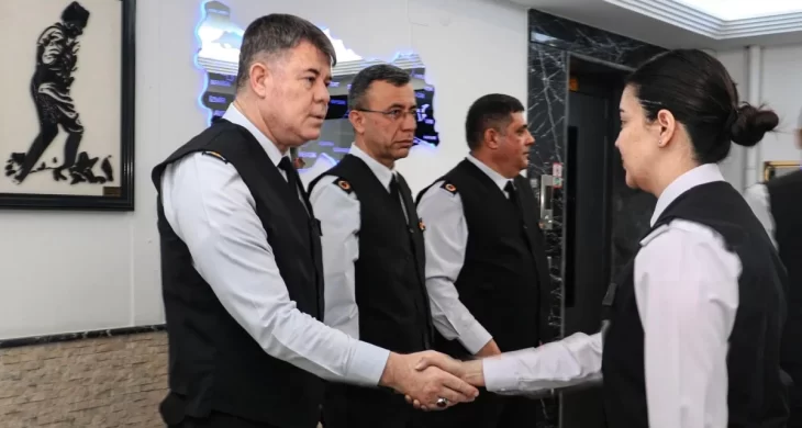 Bursa İl Jandarma Komutalı Tümgeneral İdris Tataroğlu personelle bayramlaştı