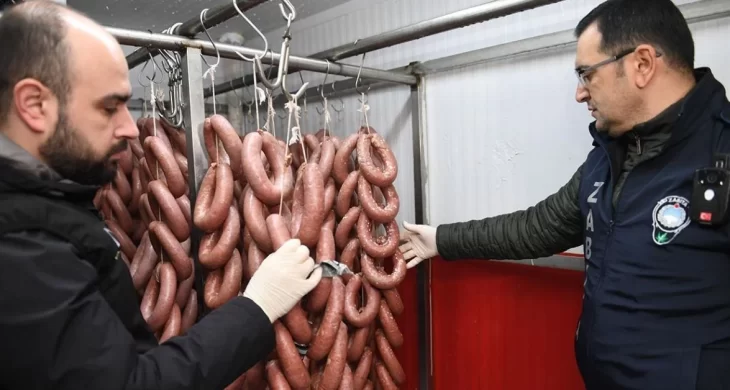 Bursa’da denetim: 700 kilogram sucuk imha edildi