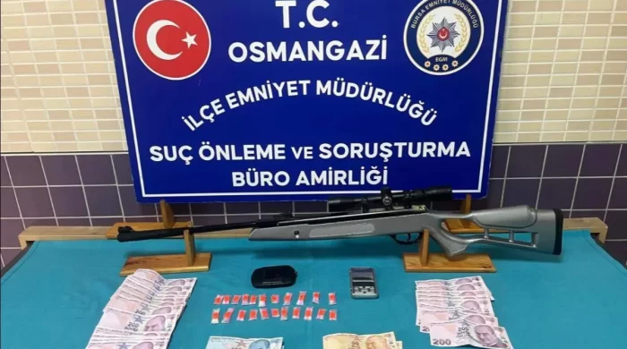 Bursa’da uyuşturucu operasyonu: 3 gözaltı, aranan 2 hükümlü yakalandı