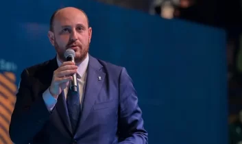 Büyükgümüş’ten “salonlar dolmadı” iddialarına sert yanıt