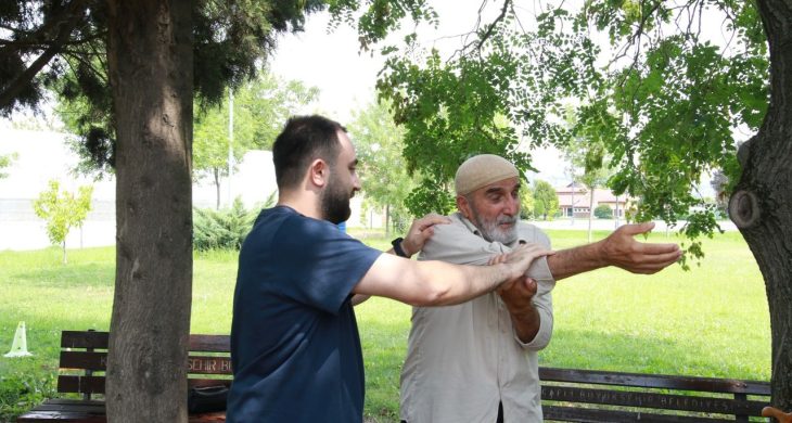 Kocaeli Büyükşehir’den Alzheimer hastalarına şefkat eli