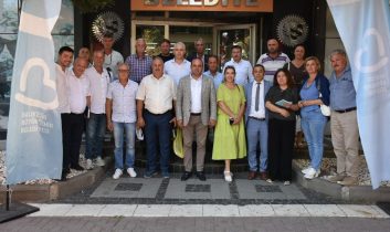 Büyükşehir’den Erdek, Bandırma ve Karesi’de muhtarlar buluşması