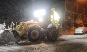 Bir günde 457 mahalle yolu ulaşıma açıldı