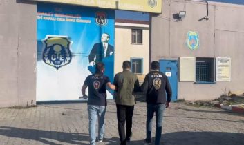 Kars’ta uyuşturucu operasyonu: 21,65 gram emdirilmiş cannabinoid ele geçirildi