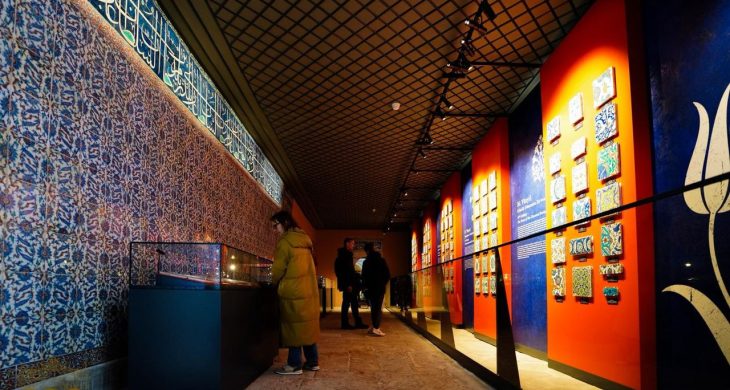 Topkapı Sarayı’ndaki Tarihi Mabeyn Yolu Çini Sanat Galerisi olarak açıldı