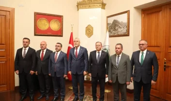 Çalışma ve Sosyal Güvenlik Bakanı Vedat Işıkhan Kars’ta