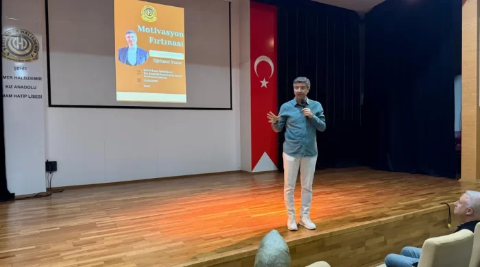 Çekmeköy’de öğrencilere LGS ve YKS semineri düzenlendi