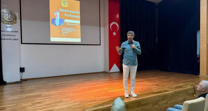 Çekmeköy’de öğrencilere LGS ve YKS semineri düzenlendi