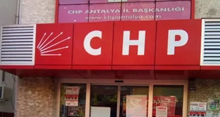 CHP Antalya il örgütü düştü