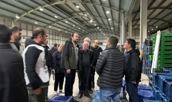 CHP Beypazarı İlçe Başkanı Hasan Kostak eylemdeki madencileri ziyaret etti