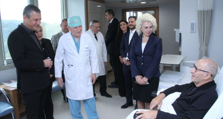 CHP lideri Özgür Özel’den Haberal’a övgü: “Türkiye’nin onurudur”