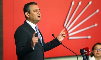 CHP’de Grup Başkanlığına Özgür Özel seçildi
