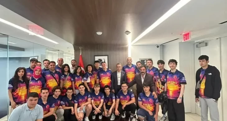 Çubuk’un genç mühendisleri okyanus ötesinde: “Team Force” Miami’de ay-yıldızı dalgalandırdı