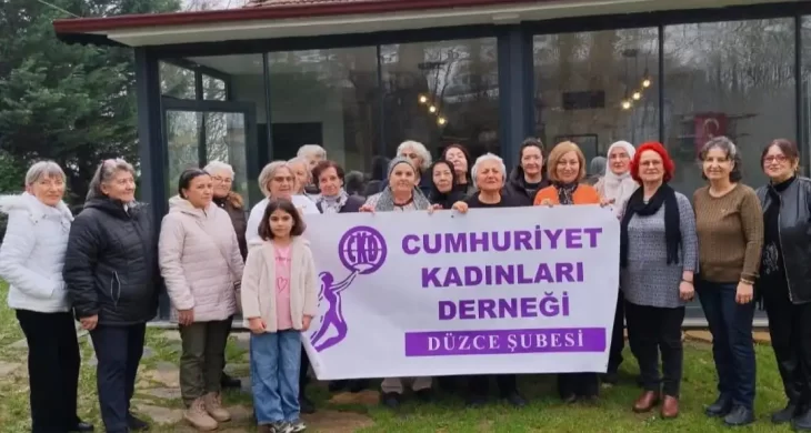 Cumhuriyet Kadınları “İranlı Kadınlara” destek çıktı