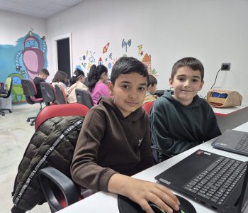 Çocuklar Geleceğe Yazılım ile Hazırlanıyor