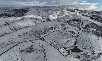 Denek Dağı Bozlağı, Türkülerde yaşıyor