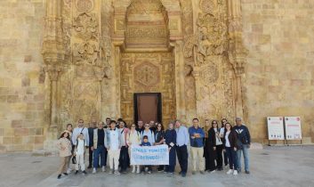 Sivas Turizm Derneği, 27 Eylül Dünya Turizm Gününde Divriği’yi gezdi