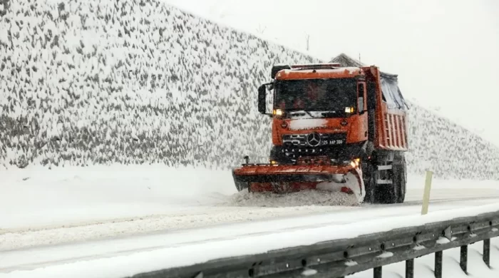 Doğu’da kar alarmı: 198 yerleşim yerine ulaşım kesildi