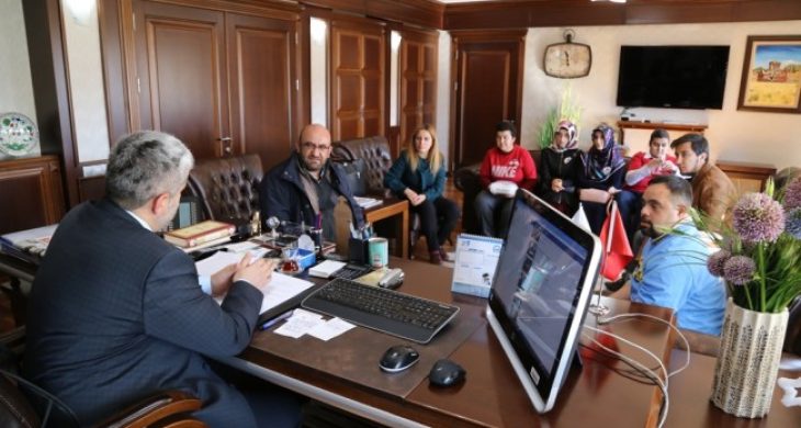 Hayırlı Her İşin Altına İmza Atmaya Hazırız