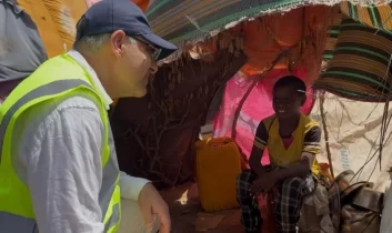 Dr. Dinçel Somali’de insani yardım çalışmalarına katıldı