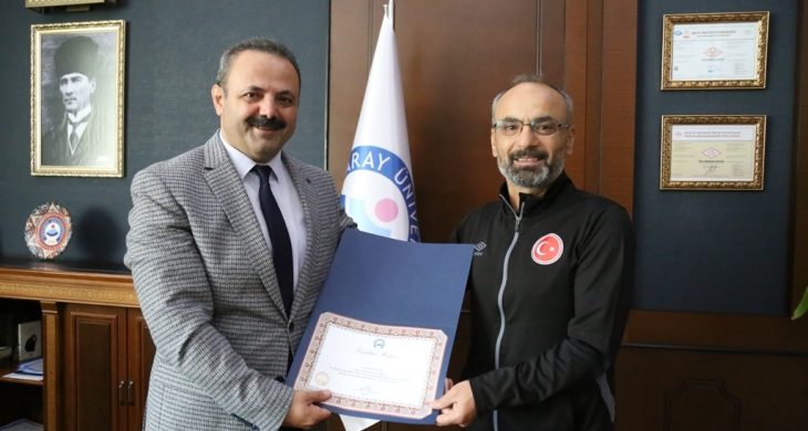 Arıbaş, Milli Takım Teknik Direktörünü Tebrik Etti