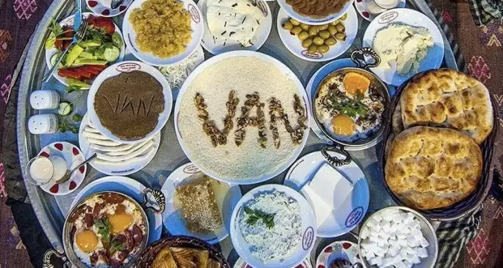 Dünyanın sofrası Van Kahvaltısı 7. kez Van’da kuruldu
