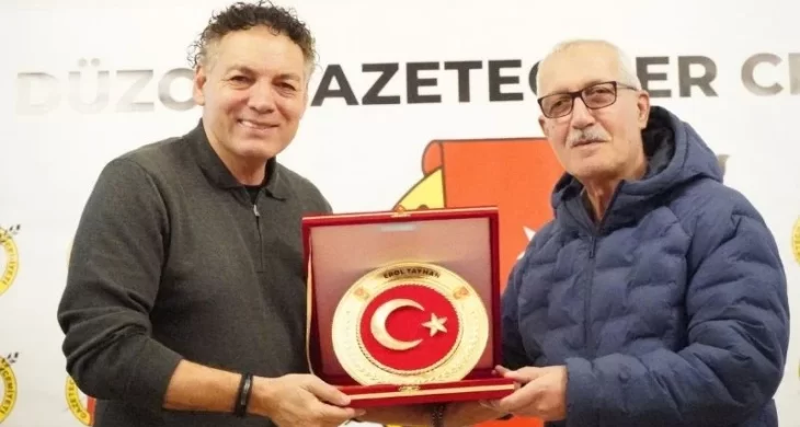 Düzce Gazeteciler Cemiyeti’nden ”Anlamlı İftar”