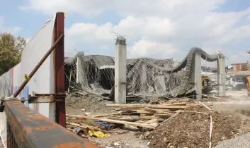 Düzce’de Cedidiye kent meydanı inşaat çalışmaları esnasında “çökme” meydana geldi