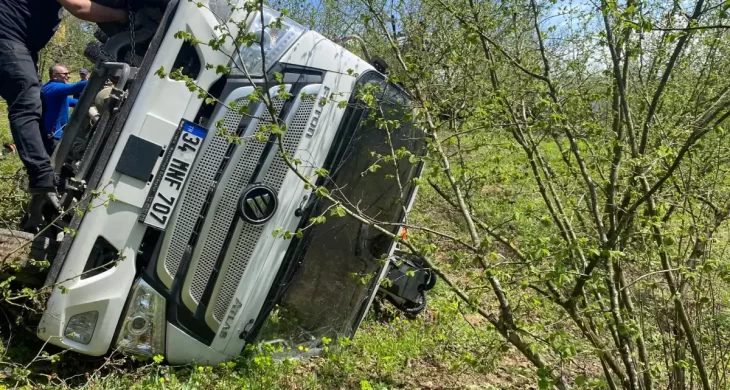 Düzce’de SEDAŞ’a ait Vinç aracı 7 takla attı