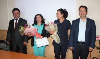 Yılın hemşire ve ebesi ödüllendirildi