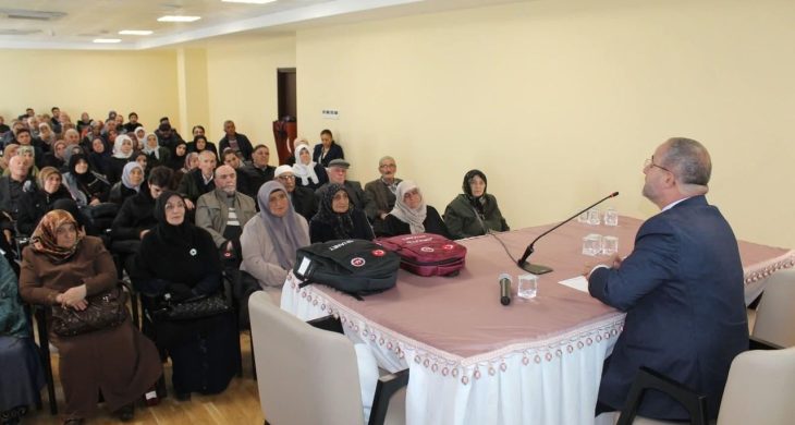 Kars’tan direkt uçuşlu Umre yolcularına bilgilendirme semineri düzenlendi