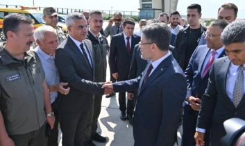 Tarım ve Orman Bakanı İbrahim Yumaklı Iğdır’da çiftçilerle buluştu