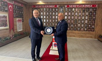 Genel Müdür Yardımcısı Ahmet Türköz’den Kars Şehit ve Gaziler Derneği’ne ziyaret