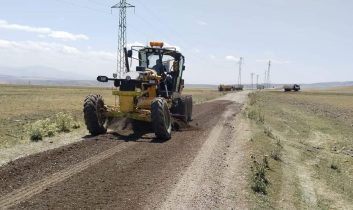 Kars İl Özel İdaresi Digor Çatak Köyü’nde kumlama çalışması tamamlandı