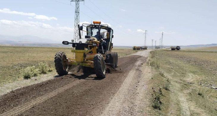 Kars İl Özel İdaresi Digor Çatak Köyü’nde kumlama çalışması tamamlandı