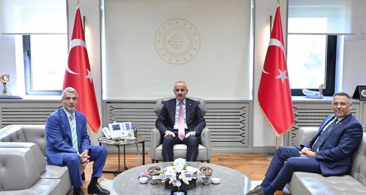 Ulaştırma ve Altyapı Bakanı Abdulkadir Uraloğlu’na Iğdır heyetinden ziyaret