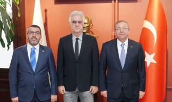 Vali Polat ve Milletvekili Çalkın’dan Devlet Tiyatroları Genel Müdürü Tamer Karadağlı’ya ziyaret