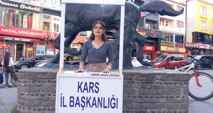 Anahtar Partisi Kars İl Gençlik Kolları’ndan bilgilendirme standı