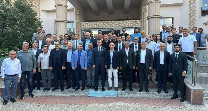 AK Parti MKYK Üyesi ve İstanbul Milletvekili Seyithan İzsiz, Kars’ta STK ve İş İnsanlarıyla Buluştu