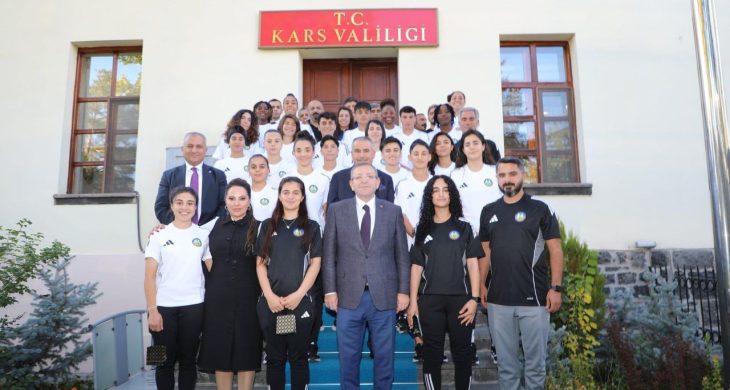 Kars Valisi Ziya Polat, spora ve gençliğe verdiği desteği sürdürüyor