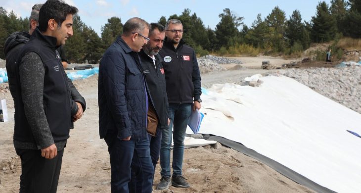 Kars Valisi Polat, Sarıkamış Kayak Merkezi’nde Suni Karlama Projesi çalışmalarını inceledi