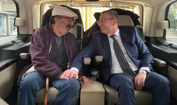 Kars Valisi Ziya Polat’tan yaşlı vatandaşa anlamlı davranış