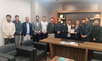 Üniversiteli ve imam hatipli gençlerden İl Müftülüğüne anlamlı ziyaret