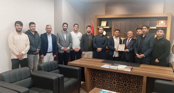 Üniversiteli ve imam hatipli gençlerden İl Müftülüğüne anlamlı ziyaret