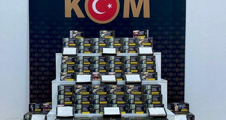 Kars’ta 36 plakalı bir yolcu otobüsünün bagajında 100 bin adet kaçak makaron ele geçirildi